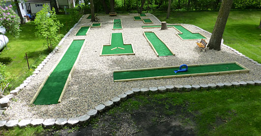 Mini-golf course